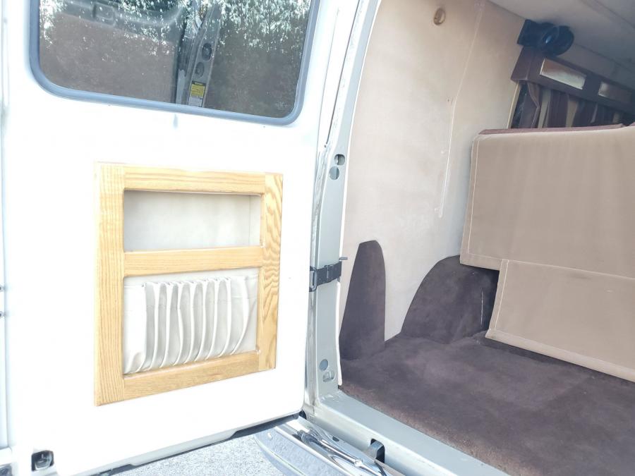 Багажник Chevrolet G20 Conversion Van  (CG21305) 1988 года  (фото 229 из 257)